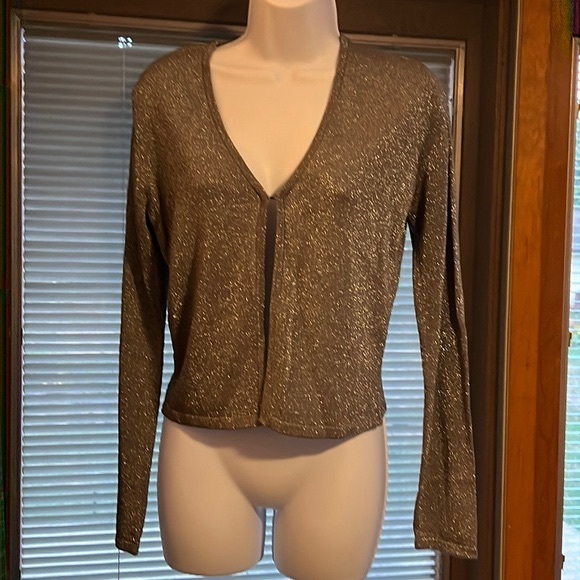 H&M Top - Picture 1 of 5